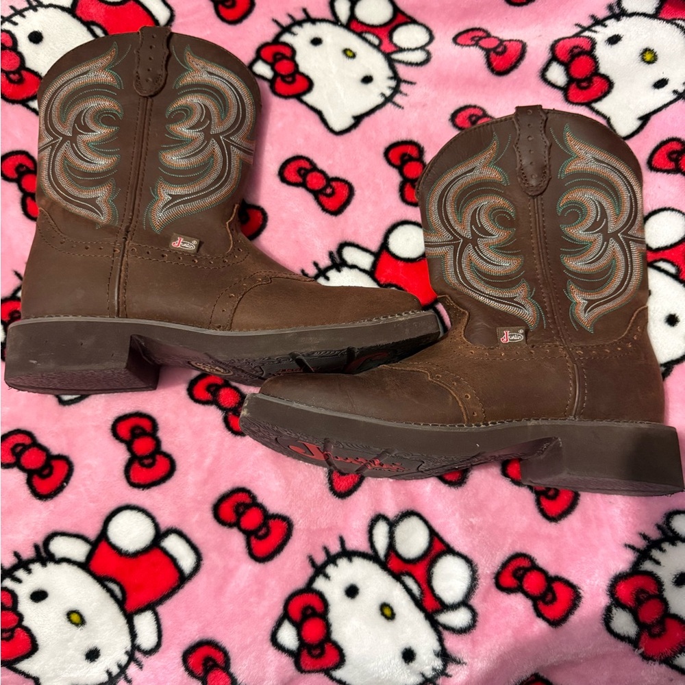 Justin Boots Kids Brown Cowboy Boots with Embroidered Accents